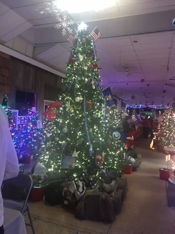 Grayling Christmas Walk 2022 Festival Of Trees | Grayling Promotional Association